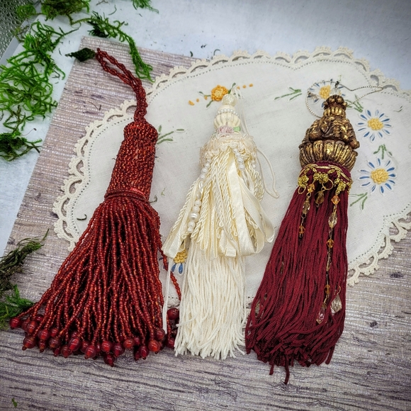 3 vintage tassels lot